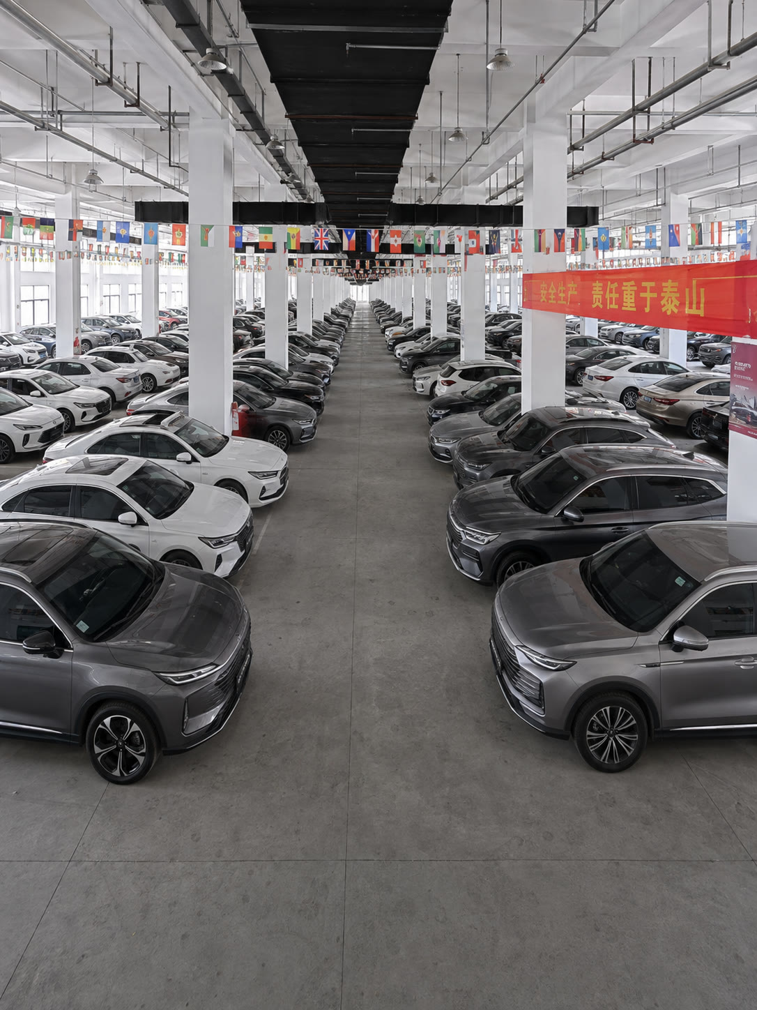 RevoPanda Horgos vehicle warehouse in Xinjiang